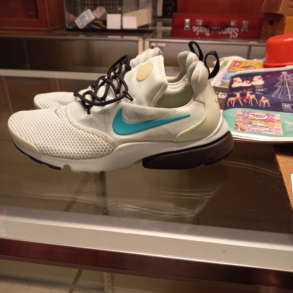 Womens Nike sneakers